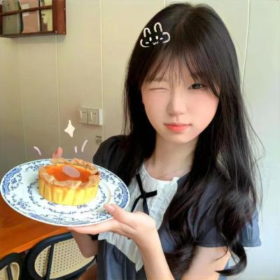红衣小女孩